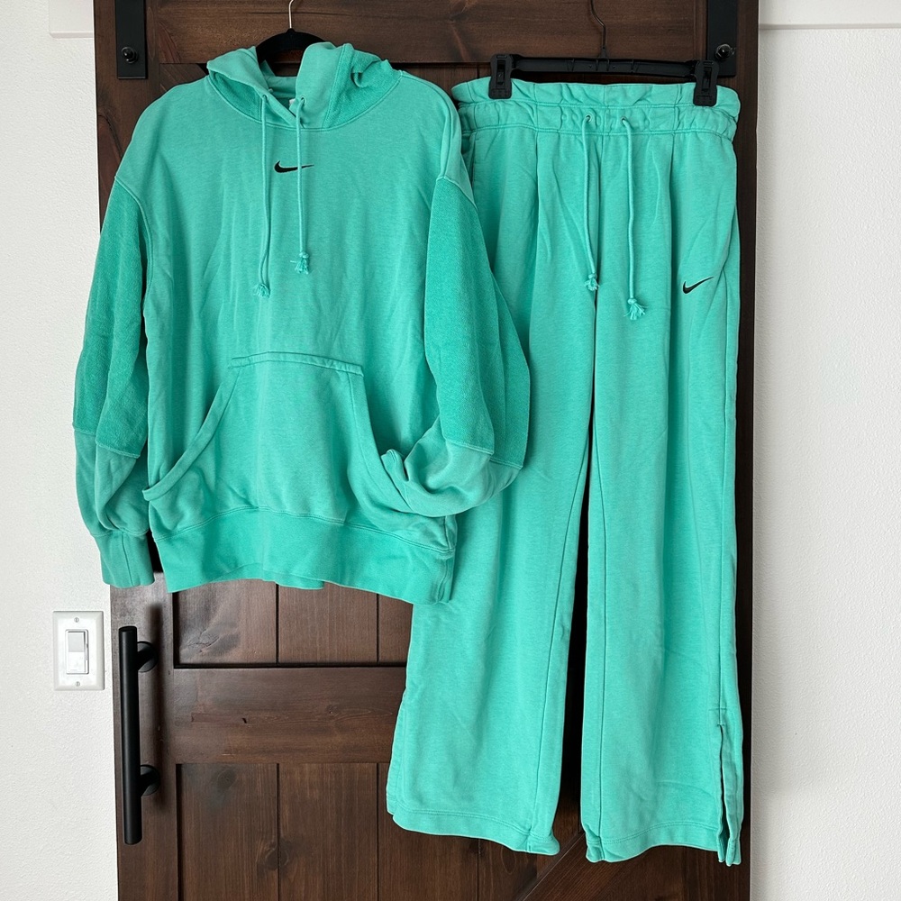 Nike sweatshirt and pants LOT - Aqua Women’s Medium